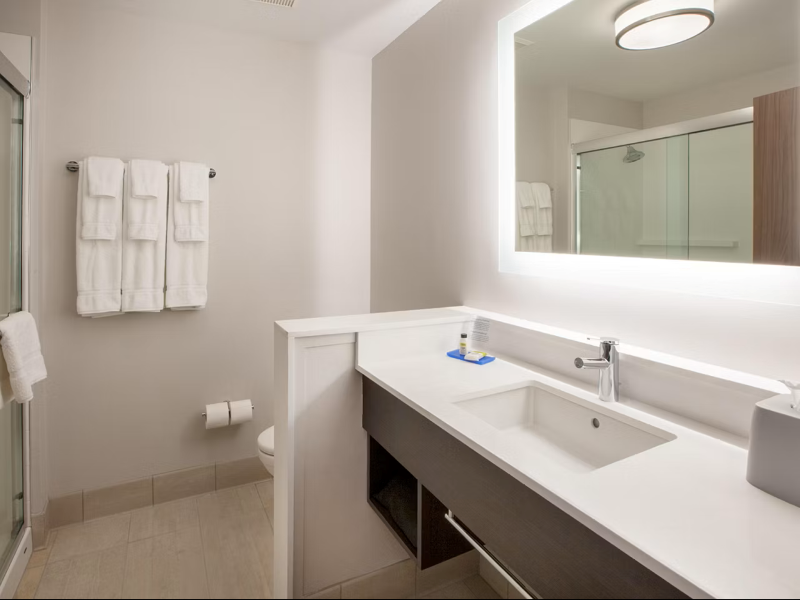 Holiday Inn Express Forest Hill Ft. Worth Se image
