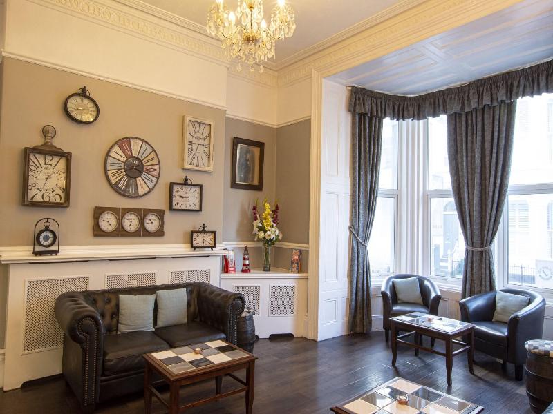 The Grosvenor Plymouth image