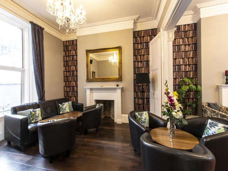 The Grosvenor Plymouth image
