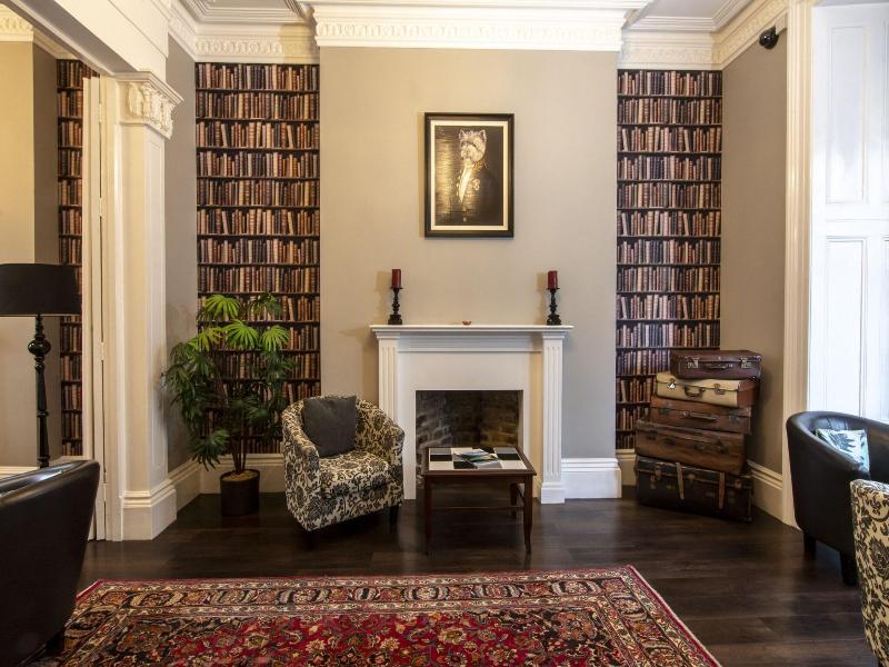 The Grosvenor Plymouth image