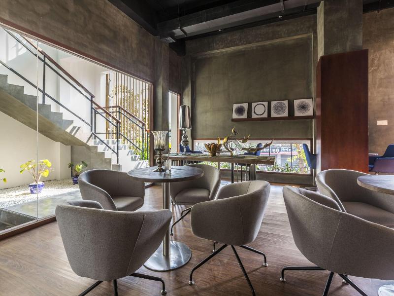 Monivong Clover Hotel image