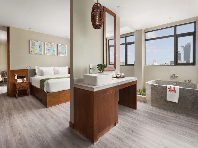 Monivong Clover Hotel image