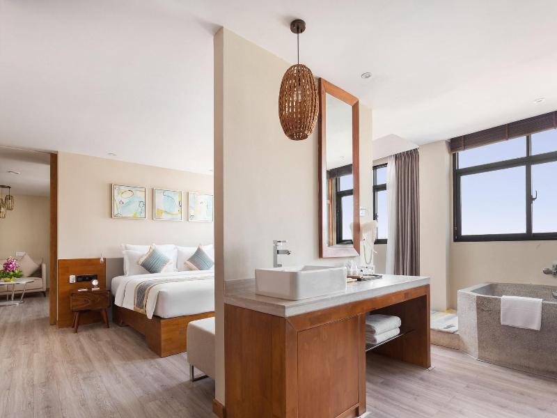 Monivong Clover Hotel image