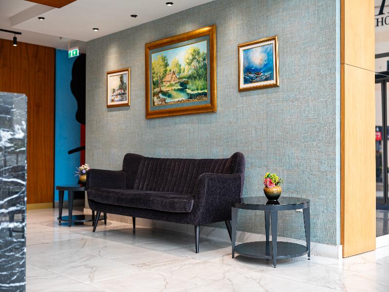 Hotel WOW image