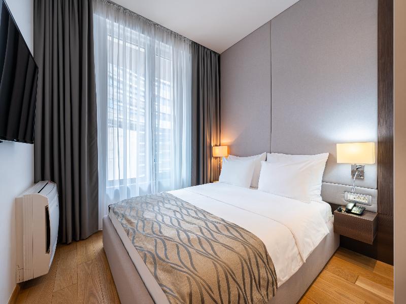 Hotel WOW image