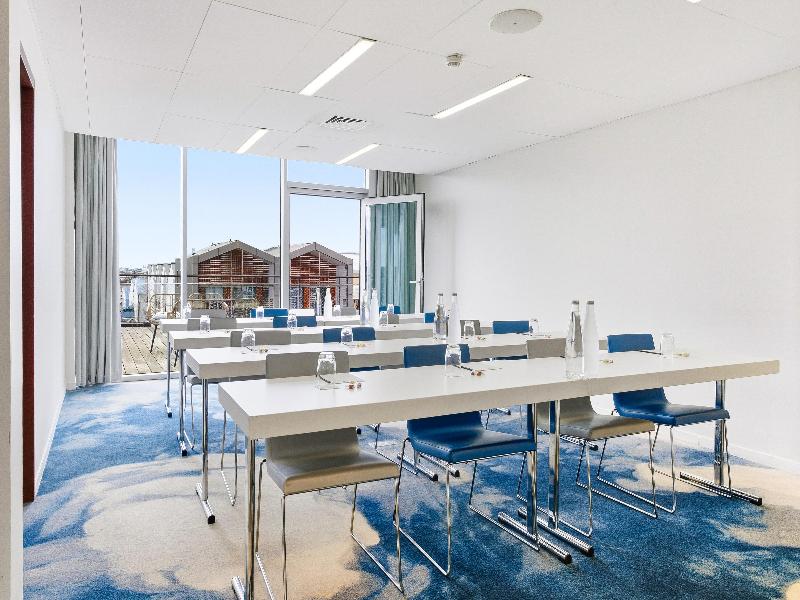 Radisson Blu Hotel Bordeaux image