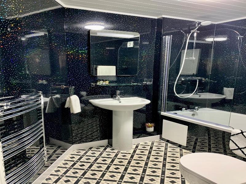Sarum Apart-Hotel image