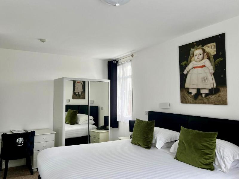 Sarum Apart-Hotel image