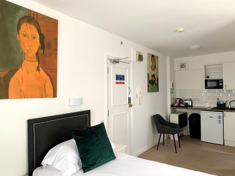 Sarum Apart-Hotel image