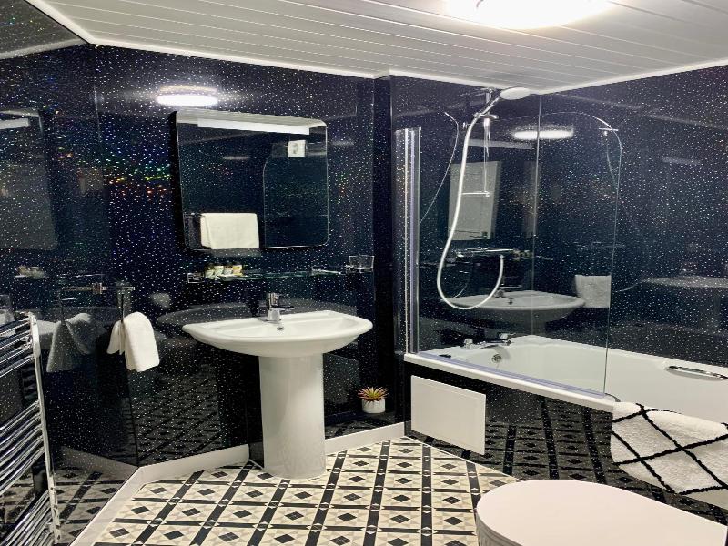 Sarum Apart-Hotel image