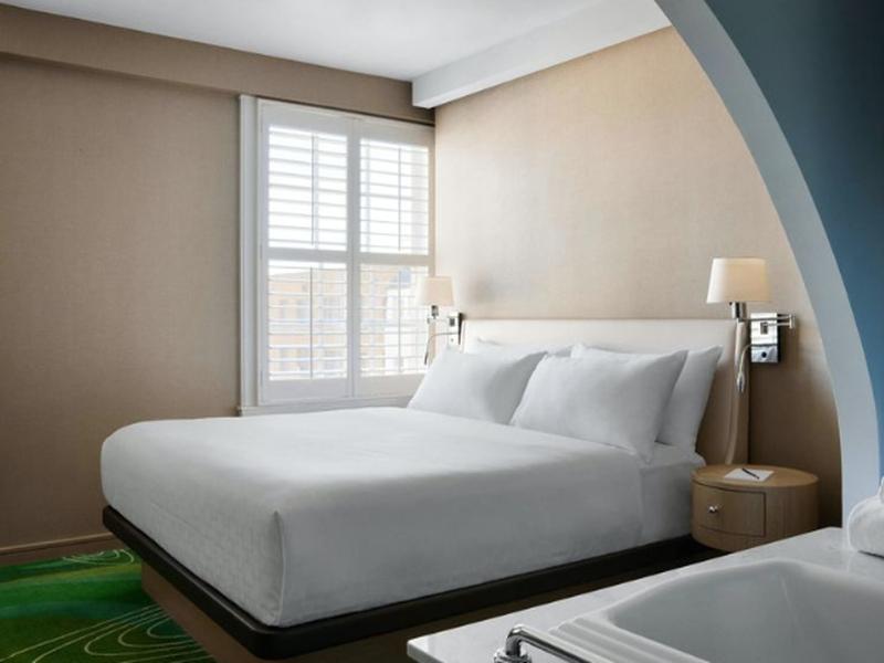 Pasadena Hotel & Pool image