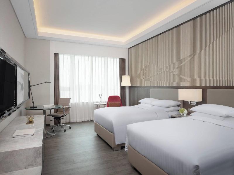 QUADRUPLE CITY VIEW TWO DOUBLE BEDS
