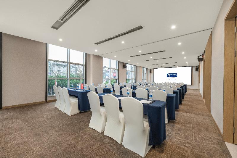 Holiday Inn Express Xichang City Center image