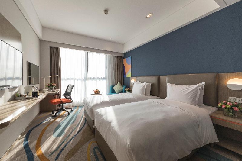 Holiday Inn Express Xichang City Center image