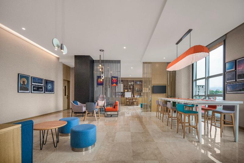 Holiday Inn Express Xichang City Center image