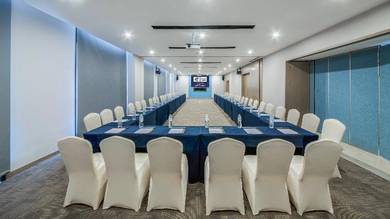 Holiday Inn Express Xichang City Center image