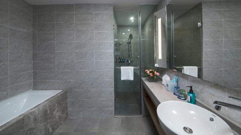 Holiday Inn Express Xichang City Center image