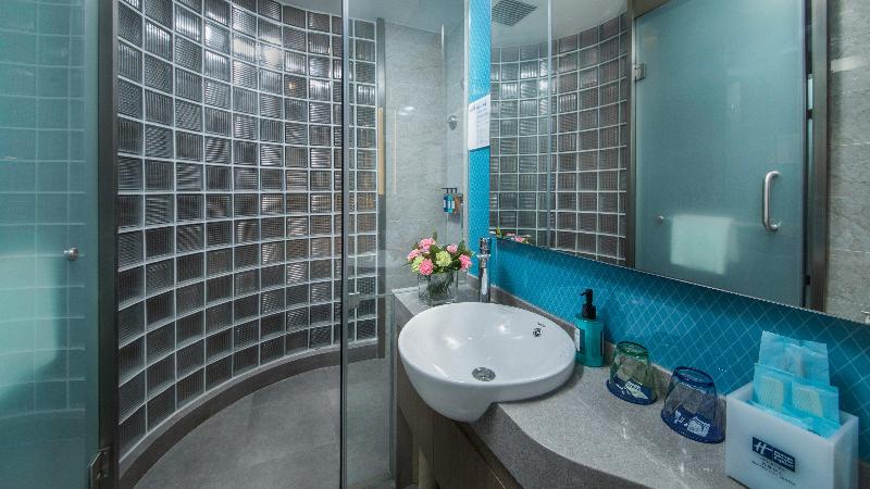 Holiday Inn Express Xichang City Center image