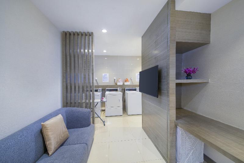 Holiday Inn Express Guian Yungu image