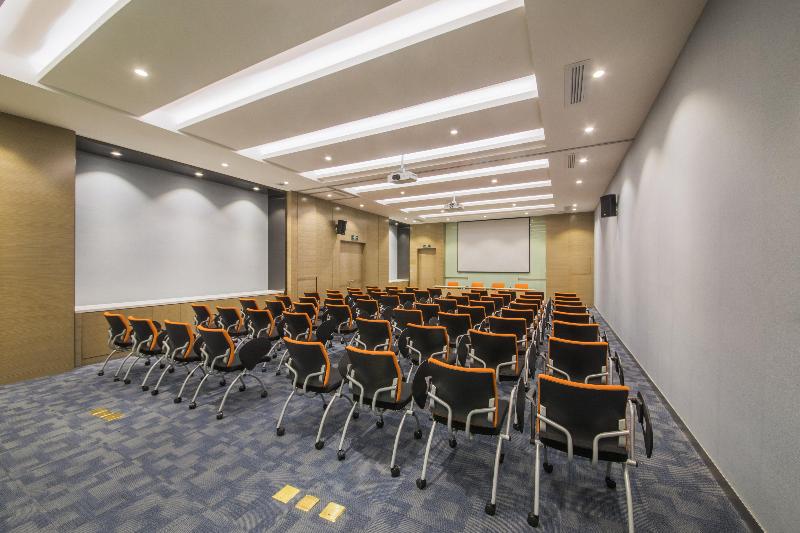 Holiday Inn Express Guian Yungu image