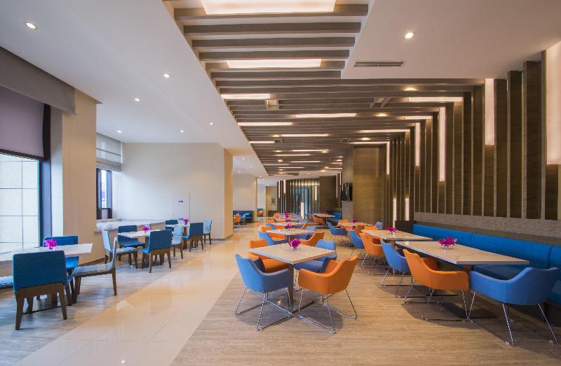 Holiday Inn Express Guian Yungu image