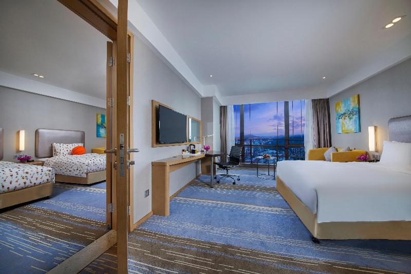 Holiday Inn Express Guian Yungu image