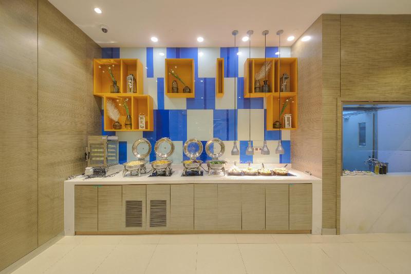 Holiday Inn Express Guian Yungu image
