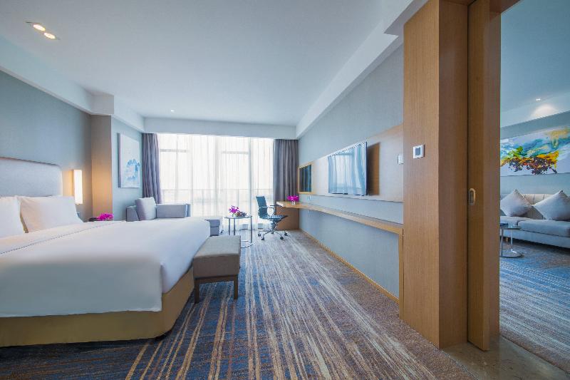 Holiday Inn Express Guian Yungu image