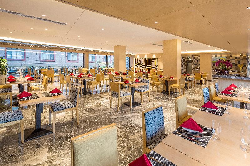 Holiday Inn Express Daocheng Yading image 1