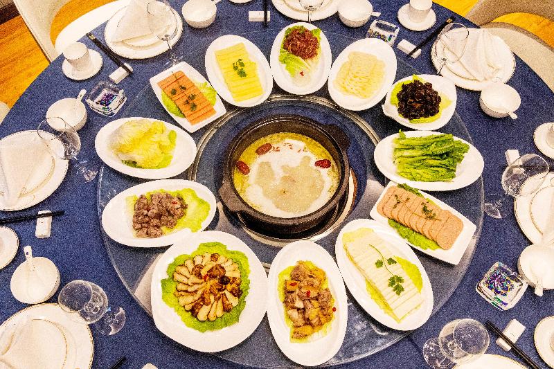 Holiday Inn Express Daocheng Yading image
