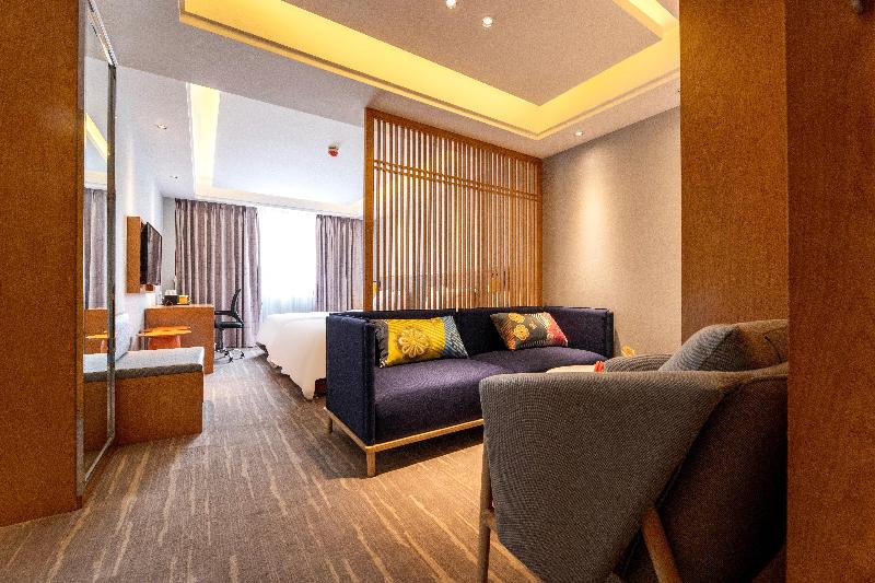 Holiday Inn Express Daocheng Yading image