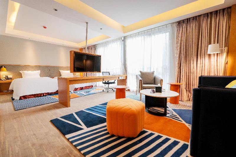 Holiday Inn Express Daocheng Yading image