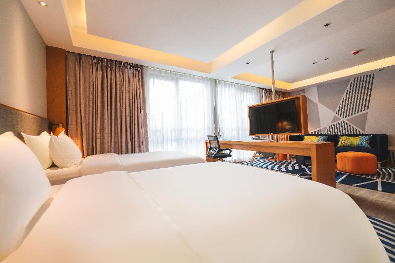 Holiday Inn Express Daocheng Yading image