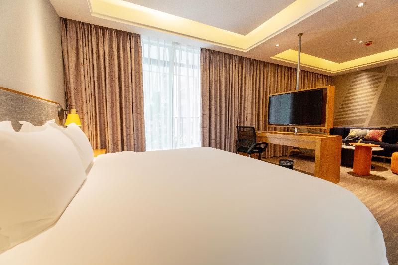Holiday Inn Express Daocheng Yading image