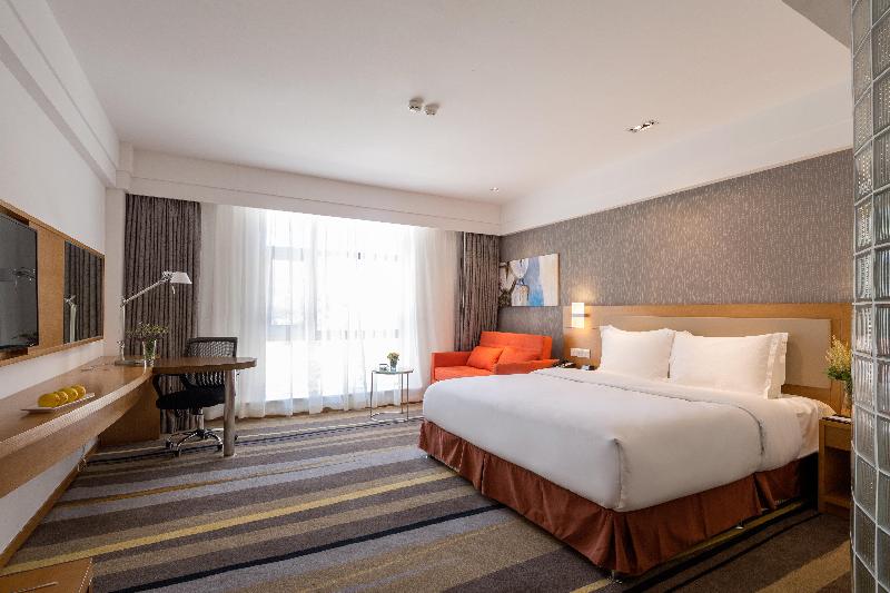 Holiday Inn Express Daocheng Yading image