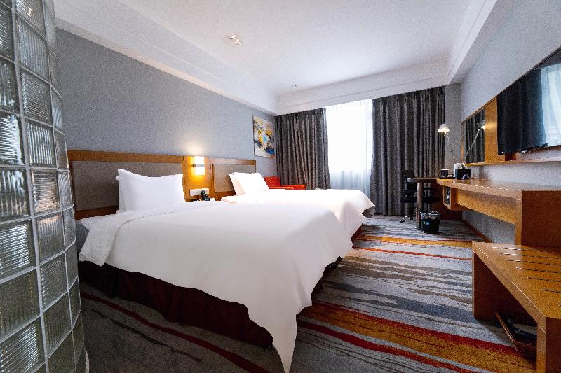 Holiday Inn Express Daocheng Yading image