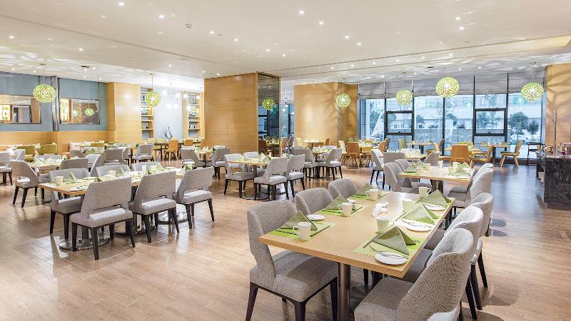Holiday Inn Baoji Central image 1