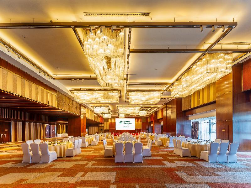 Holiday Inn Neijiang Riverside image