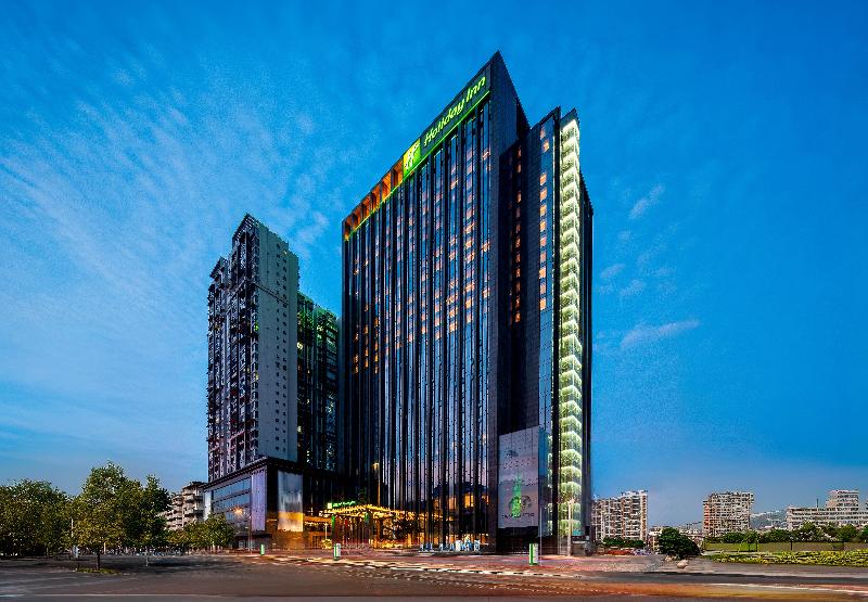 Holiday Inn Neijiang Riverside image