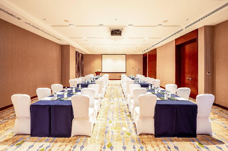 Holiday Inn Neijiang Riverside image