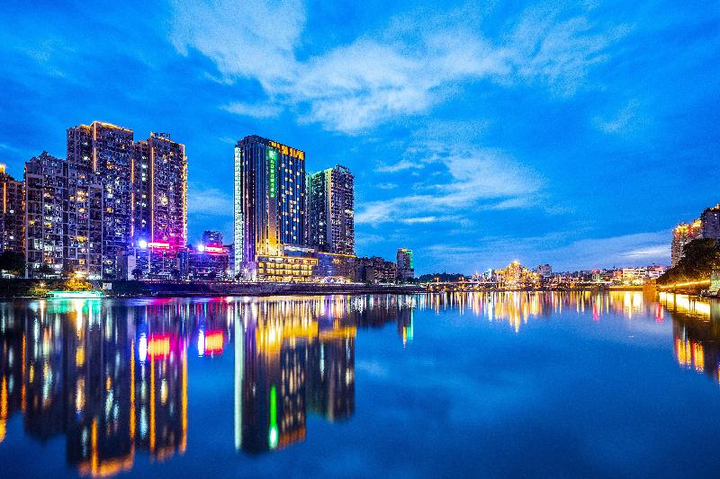 Holiday Inn Neijiang Riverside image