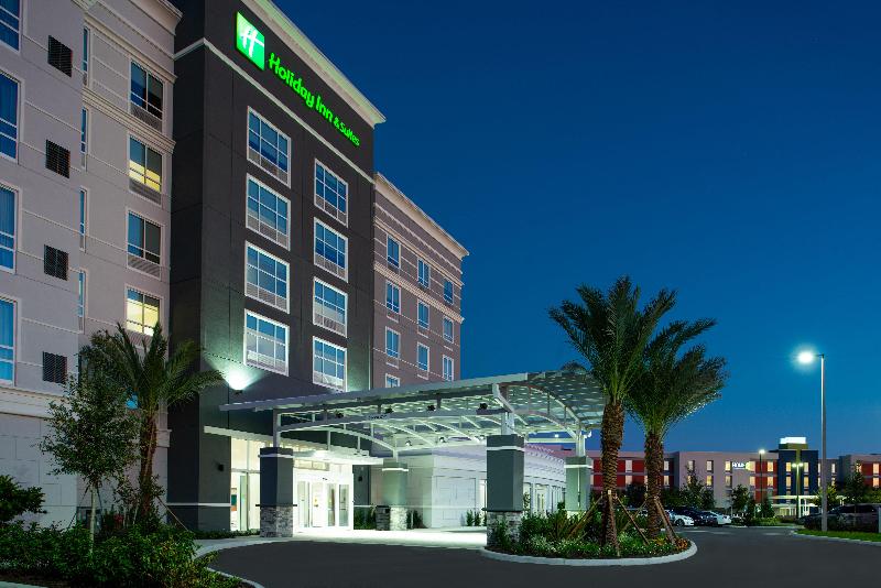 Holiday Inn & Suites Orlando I-Drive Theme Parks image