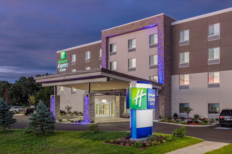 Holiday Inn Express and Suites Elkhart North