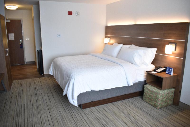 Holiday Inn Express & Suites Boston South-Randolph image