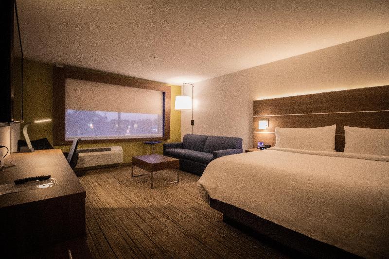 Holiday Inn Express & Suites Boston South-Randolph image