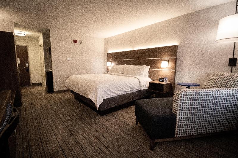 Holiday Inn Express & Suites Boston South-Randolph image
