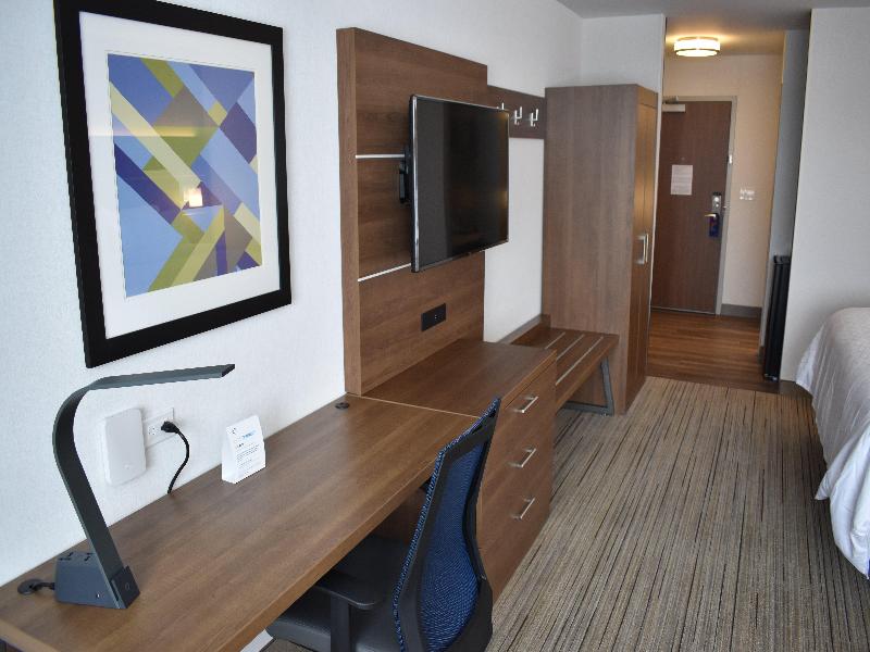 Holiday Inn Express & Suites Boston South-Randolph image