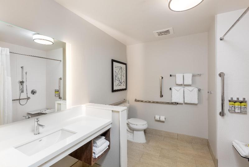 Holiday Inn Express & Suites Moreno Valley-Riversi photo 16