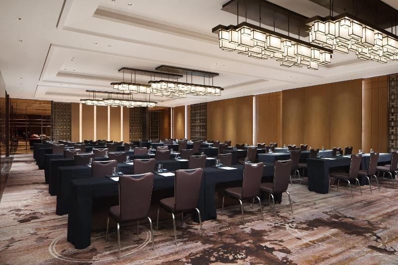 Sheraton Yunfu Xinxing Hotel image
