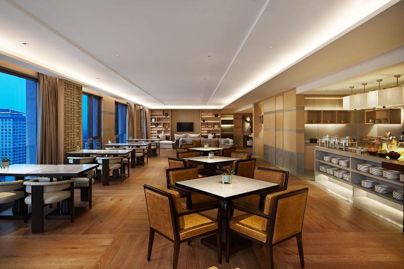 Sheraton Yunfu Xinxing Hotel image